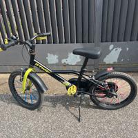 Bici bambino B'Twin 500 Dark Hero - 16 pollici