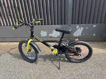 Bici bambino B'Twin 500 Dark Hero - 16 pollici