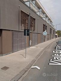 Garage box locale magazzino posto auto