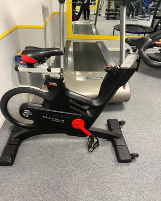 Spin Bike Matrix IC5 – Professionale da palestra