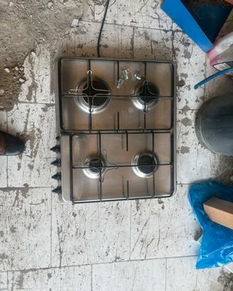 Cucina a gas, quattro fuochi