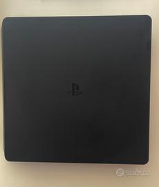 PS4 slim + 2 giochi