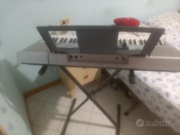 Tastiera musicale Yamaha psrE323