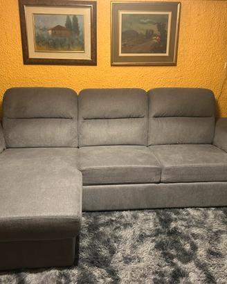 Divano angolare con chaise longue ottime condizion