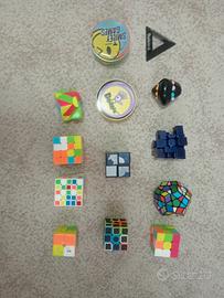 giochi da tavolo e cubi di rubik