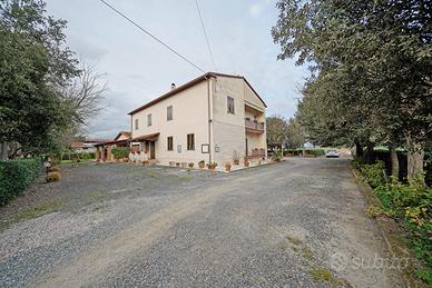 Azienda agrituristica di 11 Ha con casa singola