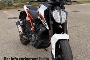 Ktm Duke 125 anno 2018 , km circa 19.500