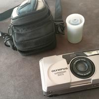Olympus super zoom 800s custodia e rullino 