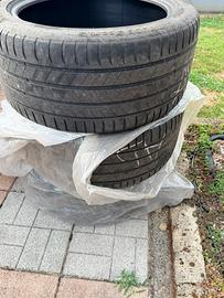 Gomme auto 295/40/r20