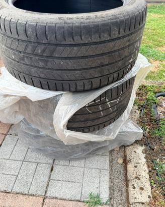 Gomme auto 295/40/r20
