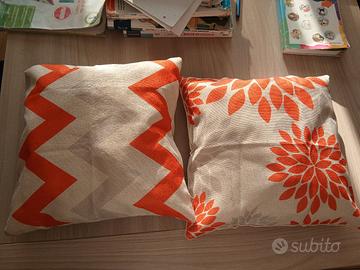 N. 2 cuscini 35 x 35