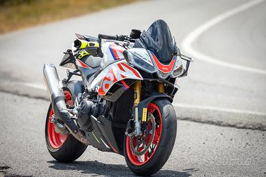 Aprilia Tuono V4 Factory