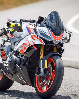 Aprilia Tuono V4 Factory