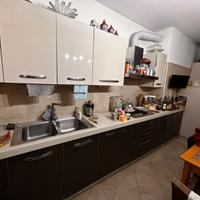 4 mtl. di cucina completa di elettrodomestici