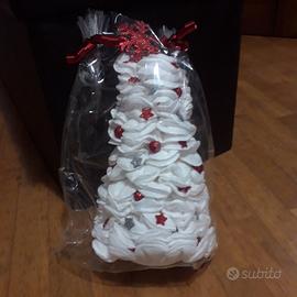 Piccolo albero di Natale bianco in tessuto