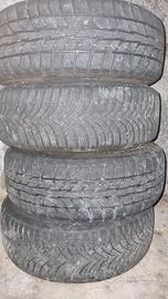 Cerchi più gomme