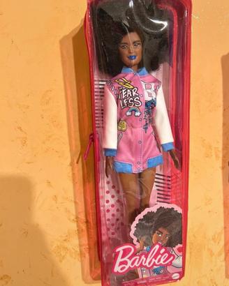 Barbie con capelli afro
