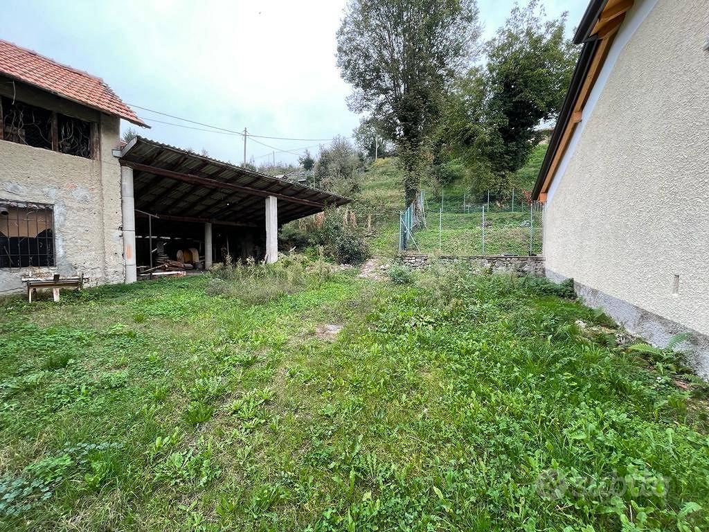 Rustico / Casale di 170 m² con più di 5 locali a G - Vista 2