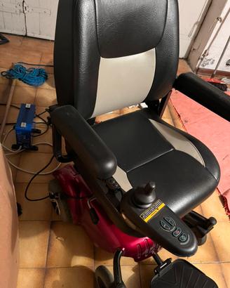 carrozzella elettrica anziani mobilità poltrona