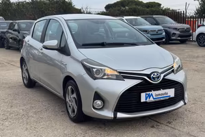 TOYOTA Yaris Hybrid 1.5cc 73cv(101) AUT. CAMERA