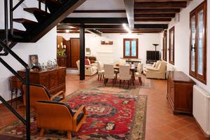 Casale immerso nel verde con parco privato