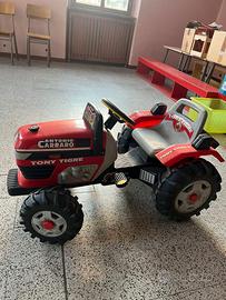 Gioco trattore a pedali