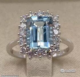 ANELLO ORO 18kt. DIAMANTI ED ACQUAMARINA SMERALDO