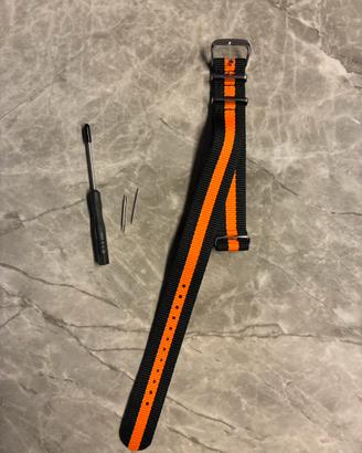 Cinturino NATO nero e arancione 20mm