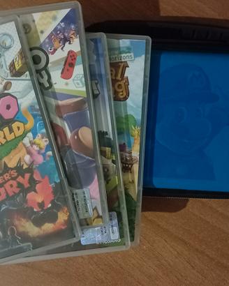 lotto 4 giochi Nintendo Switch+custodia console