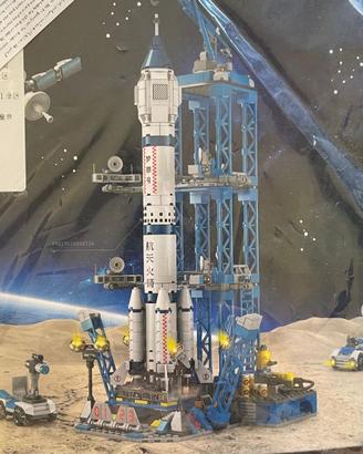 Costruzioni: Base lancio Razzo spaziale.1099 pezzi