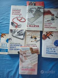 Lotto 7 libri serie tv L'allieva Alessia Gazzola