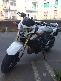 suzuki gsr 750