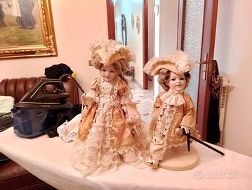 coppia di veneziani in stile con costumi dellepoca