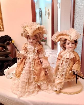 coppia di veneziani in stile con costumi dellepoca