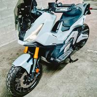 X adv 750
