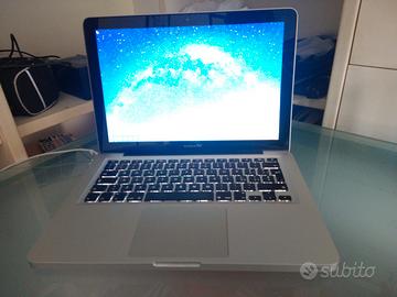 Macbook Pro 13 Mid 2010 2.66 Ghz 4 GB ram 320 HD