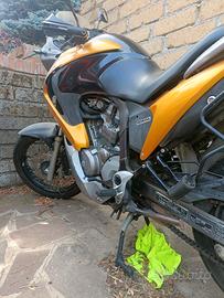 Honda Transalp 2009 – Ricambi
