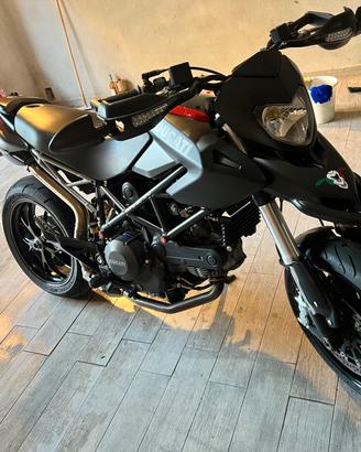 Ducati Hypermotard 796