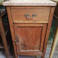 Comodino anni '30, in legno con piano in marmo,