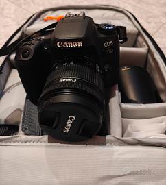 Canon Eos 77D con accessori
