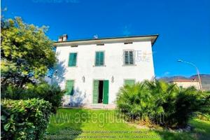 Villa o villino Pescia [A4302678]