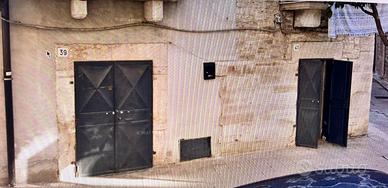 Locale per uso magazzino