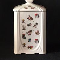 Scatola in porcellana policroma  quadrata