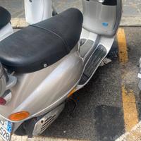 Vespa Piaggio Et4 125
