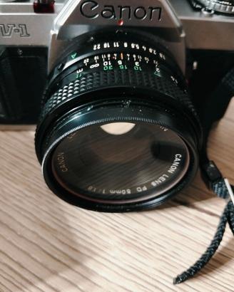 Macchina fotografica Canon AV1