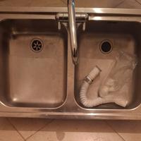 lavabo in acciaio