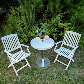 sedie da giardino e tavolo
