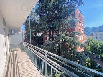 Appartamento di 153 m² con 4 locali e box auto a C