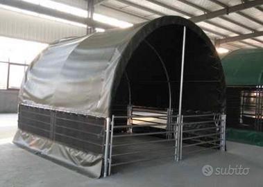 Stalla per cavalli, capannone per fieno