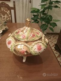 zuppiera in ceramica stile Capodimonte anni 'u0/'8